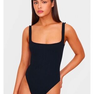 PRETTY LITTLE THING BLACK SNATCHED RIB SQUARE NECK SLEEVELESS BODYSUIT SIZE L